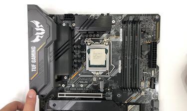 联想V1070主板更换教程（详细教你如何更换联想V1070主板，让电脑焕然一新！）